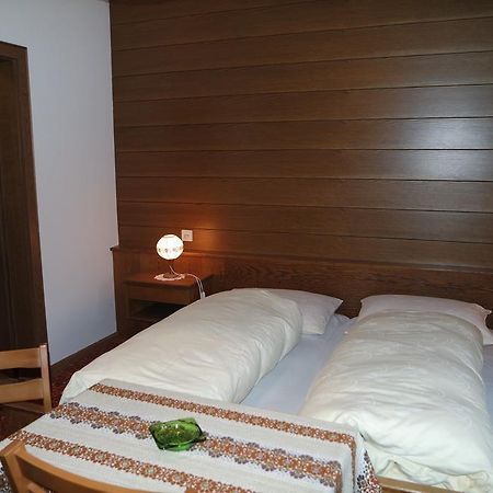 Haus Unterberg Bed & Breakfast San Giacomo Val di Vizze ภายนอก รูปภาพ