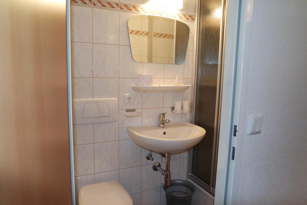Haus Unterberg Bed & Breakfast San Giacomo Val di Vizze ภายนอก รูปภาพ